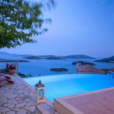 Villa Samsel - Amazing Seaviews, Infinity Pool, Privacy, Close To The Nydri (Lefkada)