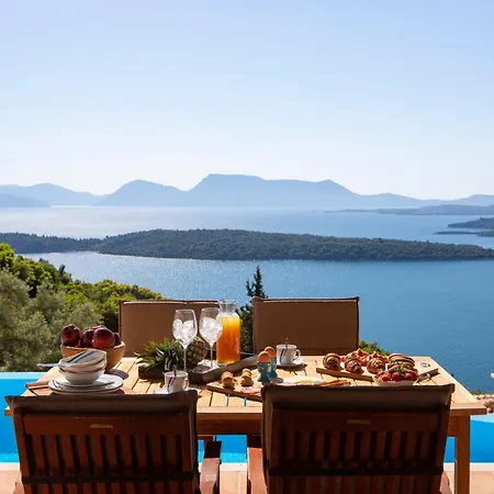 Villa Samsel - Amazing Seaviews, Infinity Pool, Privacy, Close To The Nydri (Lefkada)